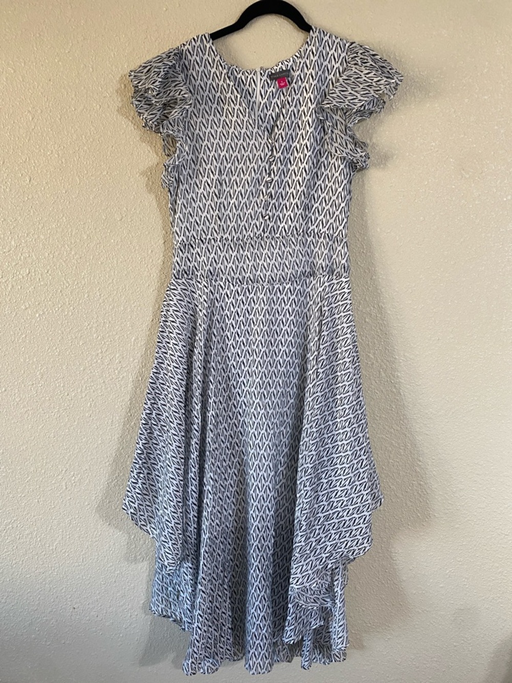 Vince Camuto Black and White Hanker-chief Hem Midi Dress Size Small